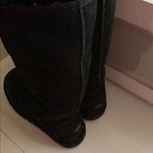 black uggs